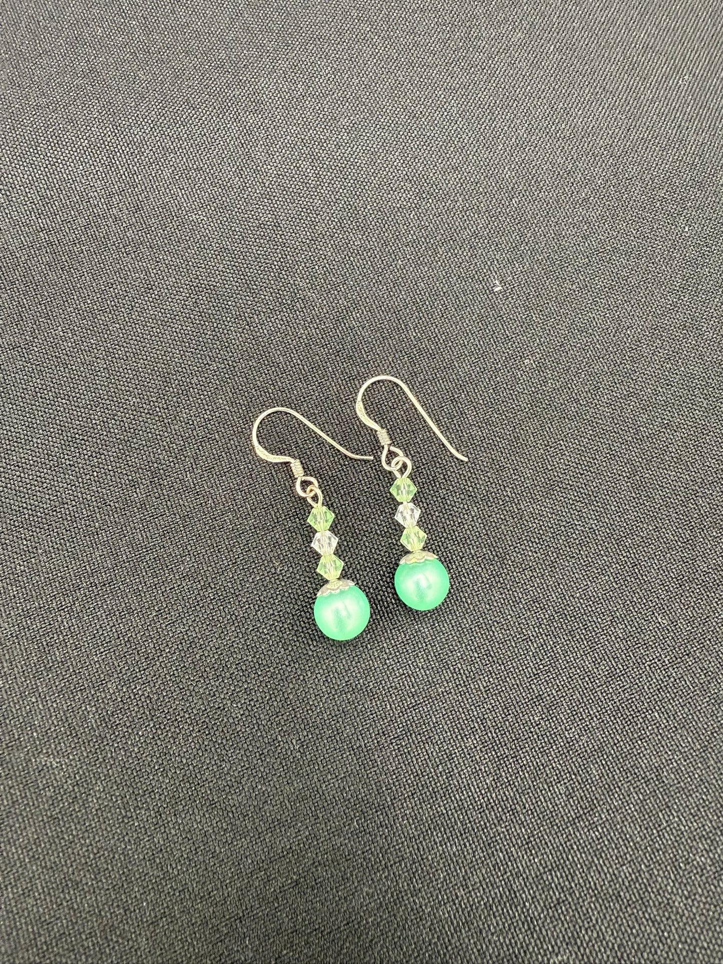 Handgefertigte Ohrringe aus 925er Sterling Silber mit Süßwasserperle und Kristallperlen – Elegantes Design in Grün