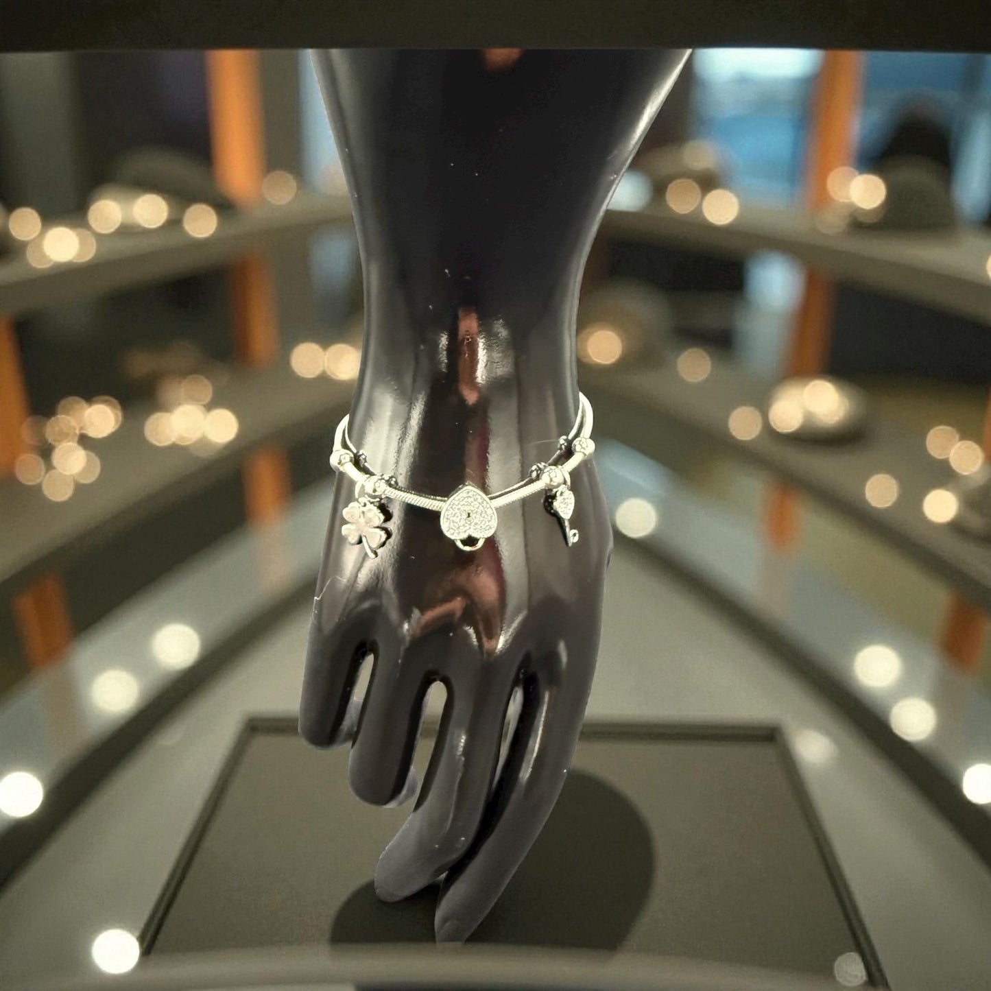 925 Sterling Silber Charm Armband – Herz, Glücksklee & Schlüssel – 9–10g – Geschenk für Sie