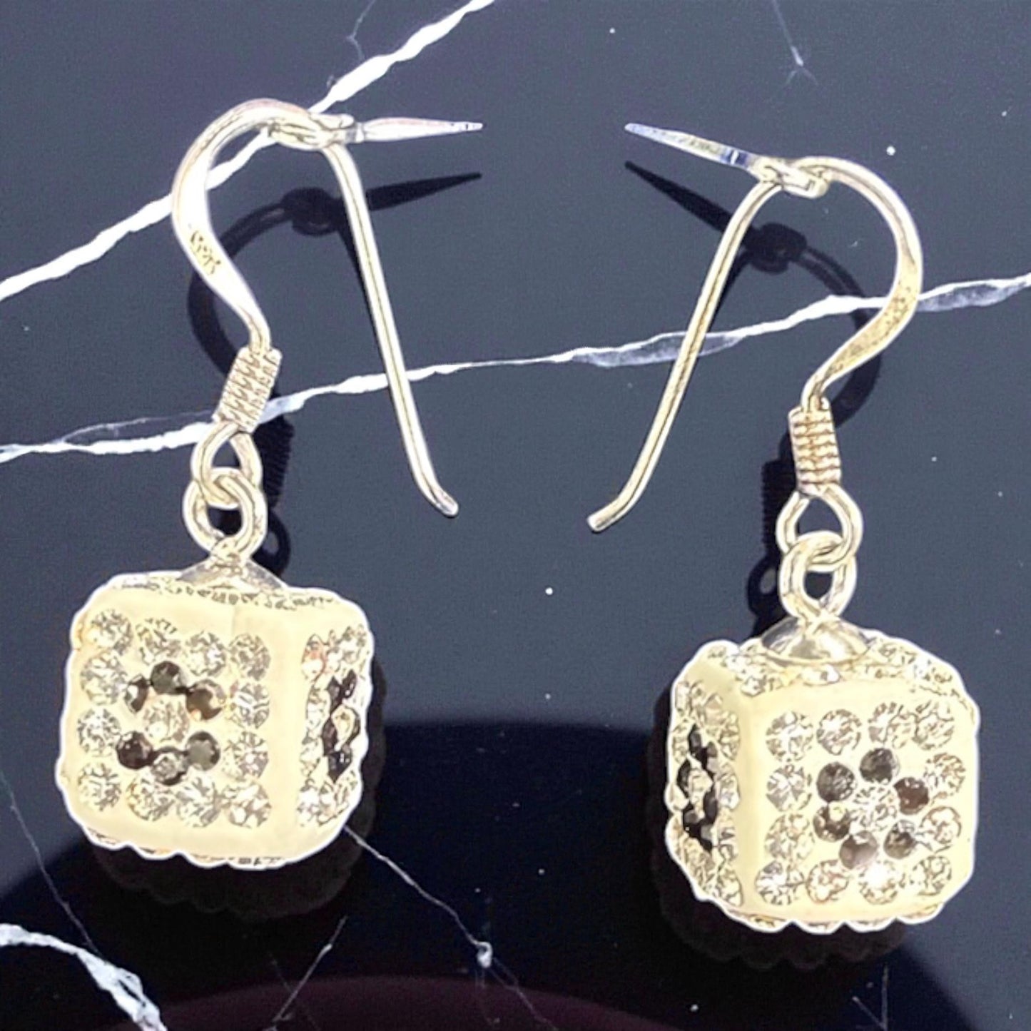 925 Sterling Silber Ohrringe – Würfelform mit Weißen & Schwarzen Zirkonia, ca. 3,3 g