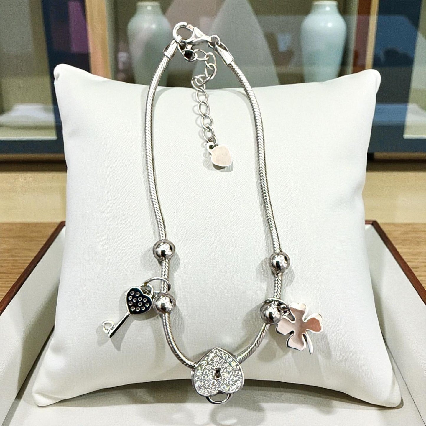 925 Sterling Silber Charm Armband – Herz, Glücksklee & Schlüssel – 9–10g – Geschenk für Sie