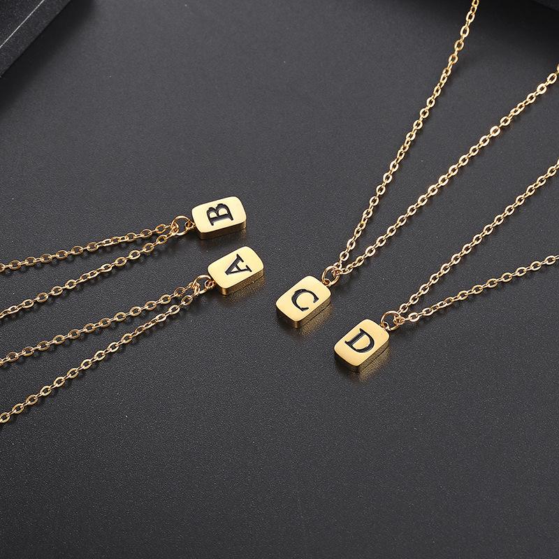 18K vergoldete Buchstaben-Halskette aus Messing – Individuelles Schmuckstück für jeden Anlass